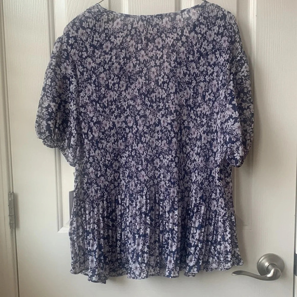 NWT 1.STATE Floral Print Crinkle V-Neck Blouse 1X - Picture 5 of 6